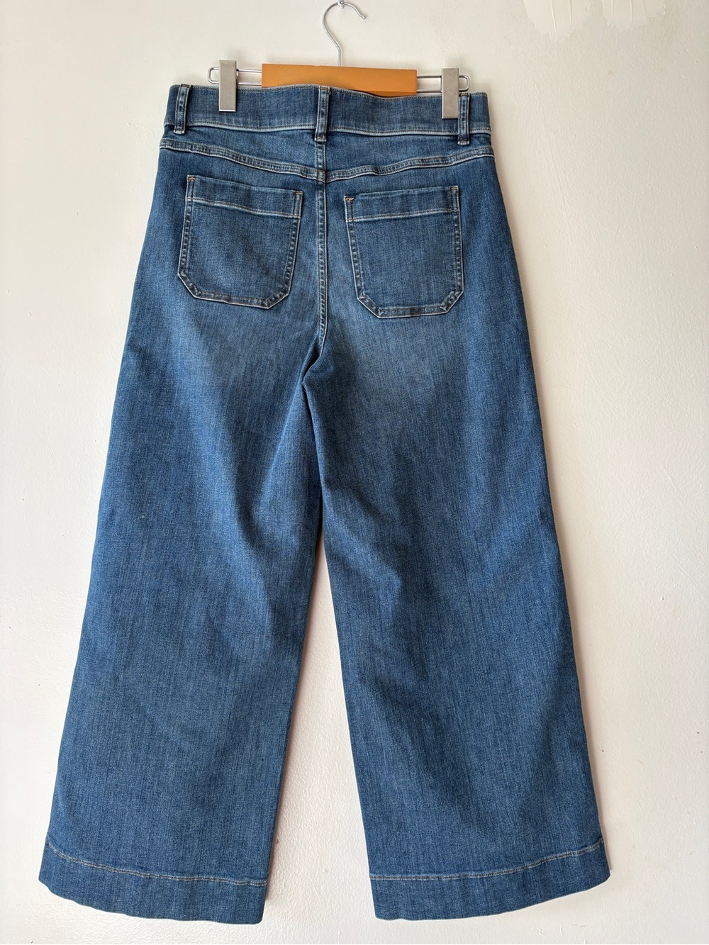 SPANX Shape Everywear Cropped Wide Leg Patch Pocket Jeans Size Medium Casual - Picture 4 of 12